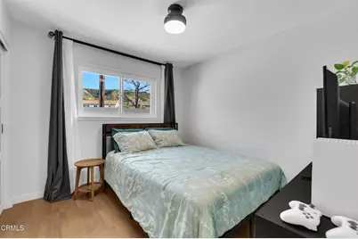 27800 Parkvale Drive, Santa Clarita, CA 91350 - Photo 29