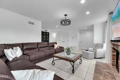 27800 Parkvale Drive, Santa Clarita, CA 91350 - Photo 9