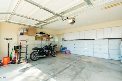 11395 Oro Vista Avenue, Sunland, CA 91040 - Photo 13