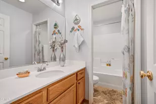 28434 Agajanian Dr, Santa Clarita, CA 91390 - Photo 37