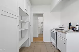 142 148 S Manhattan Pl, Los Angeles, CA 90004 - Photo 23