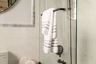 85 N Madison Ave, Pasadena, CA 91101 - Photo 17