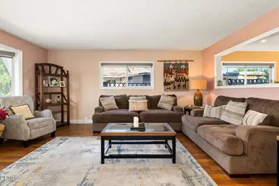 22710 Mobile Street, Los Angeles, CA 91307 - Photo 5