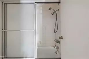 22330 Victory Blvd, Los Angeles, CA 91367 - Photo 11