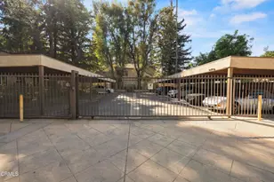 22330 Victory Blvd, Los Angeles, CA 91367 - Photo 13