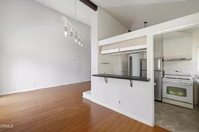 22330 Victory Boulevard #604, Los Angeles, CA 91367 - Photo 5