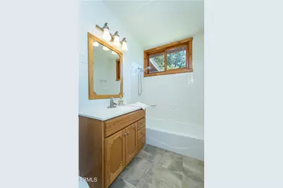 11461 Riverwood Drive, Sunland, CA 91040 - Photo 29