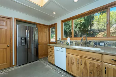 11461 Riverwood Drive, Sunland, CA 91040 - Photo 21