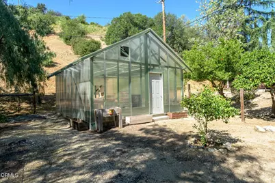 11461 Riverwood Drive, Sunland, CA 91040 - Photo 33