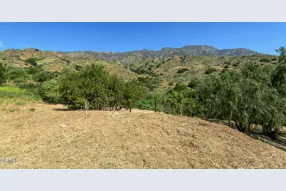 11461 Riverwood Drive, Sunland, CA 91040 - Photo 45