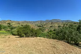 11461 Riverwood Dr, Sunland, CA 91040 - Photo 45