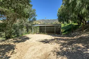 11461 Riverwood Dr, Sunland, CA 91040 - Photo 55