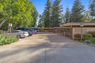 22330 Victory Blvd, Los Angeles, CA 91367 - Photo 3