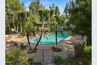 22330 Victory Boulevard #401, Los Angeles, CA 91367 - Photo 1