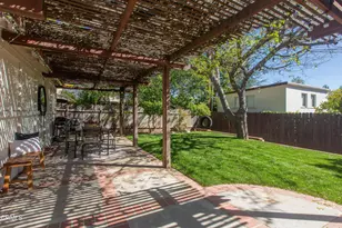 524 Glen Holly Dr, Pasadena, CA 91105 - Photo 25