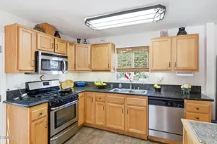 8950 Oswego St, Sunland, CA 91040 - Photo 9