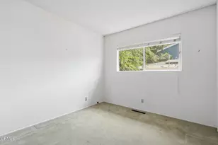 1876 Kaweah Dr, Pasadena, CA 91105 - Photo 17