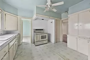 3273 Country Club Dr, Los Angeles, CA 90019 - Photo 11