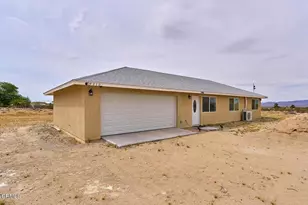 9210 Cherokee Trail, Lucerne Valley, CA 92356 - Photo 5