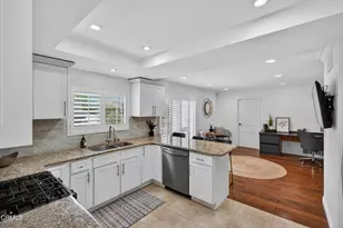 9325 9327 La Shell Dr, Tujunga, CA 91042 - Photo 13