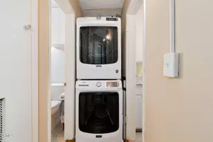 132 Poinsettia Ave, Monrovia, CA 91016 - Photo 33