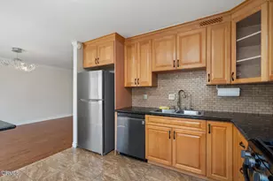 9503 Via Venezia, Burbank, CA 91504 - Photo 23