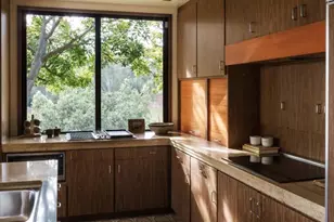 1279 Chateau Rd, Pasadena, CA 91105 - Photo 25