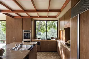 1279 Chateau Rd, Pasadena, CA 91105 - Photo 23