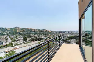 3874 W Point Dr, Los Angeles, CA 90065 - Photo 27