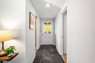 253 Redwood Dr, Pasadena, CA 91105 - Photo 5