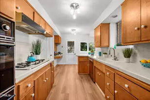 253 Redwood Dr, Pasadena, CA 91105 - Photo 15