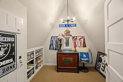 555 Meadow Grove Street, La Canada Flintridge, CA 91011 - Photo 47