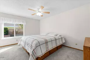 25530 Meadow Mont St, Valencia, CA 91355 - Photo 17