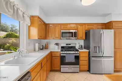 25530 Meadow Mont Street, Valencia, CA 91355 - Photo 15