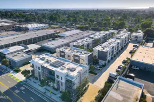 2041 W Pl Dr, Costa Mesa, CA 92627 - Photo 19