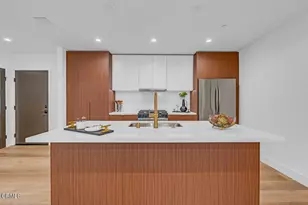 139 S Oak Knoll Ave, Pasadena, CA 91101 - Photo 17