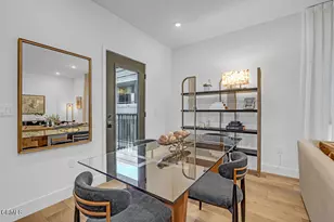 139 S Oak Knoll Ave, Pasadena, CA 91101 - Photo 15