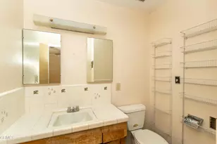 10646 Samoa Ave, Los Angeles, CA 91042 - Photo 19