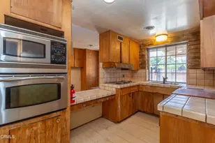 10646 Samoa Ave, Los Angeles, CA 91042 - Photo 13