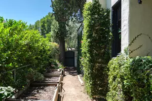 859 Sunset Ave, Pasadena, CA 91103 - Photo 59