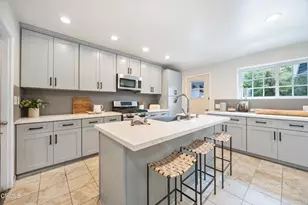 350 Glen Summer Rd, Pasadena, CA 91105 - Photo 17