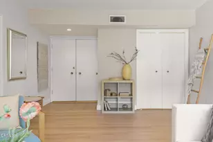 395 S Oakland Ave, Pasadena, CA 91101 - Photo 17