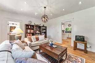 1135 Fairview Dr, La Canada Flintridge, CA 91011 - Photo 21