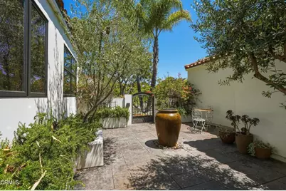 2303 Hillhurst Avenue, Los Angeles, CA 90027 - Photo 11
