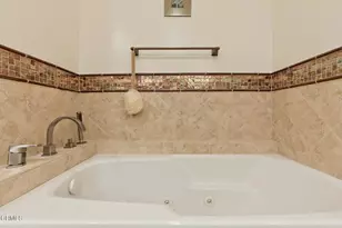 385 S Oakland Ave, Pasadena, CA 91101 - Photo 15