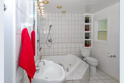 9010 Mulberry Drive, Sunland, CA 91040 - Photo 15