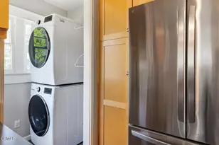 183 W Mariposa St, Altadena, CA 91001 - Photo 15