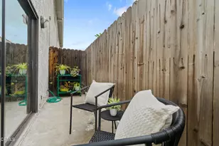 544 E Magnolia, Burbank, CA 91501 - Photo 13