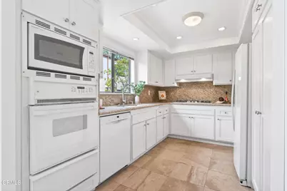 21900 Marylee Street #277, Woodland Hills, CA 91367 - Photo 3
