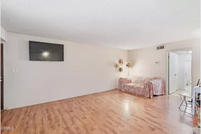12940 Riverside Drive #106, Los Angeles, CA 91423 - Photo 9